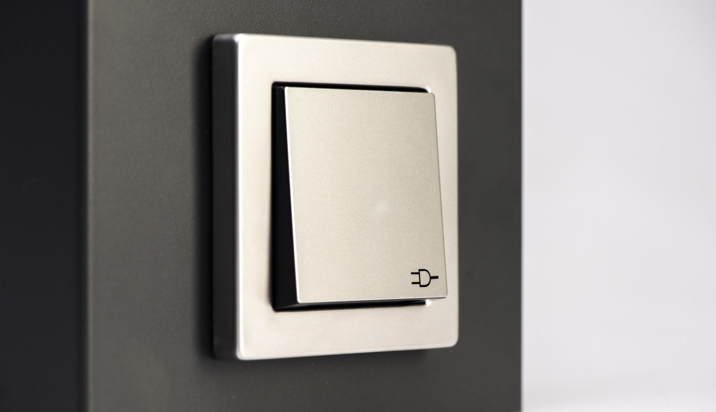 CMD 66/ST LED-Stehleuchte Aqua Paulo in anthrazit mit Steckdose 3000K